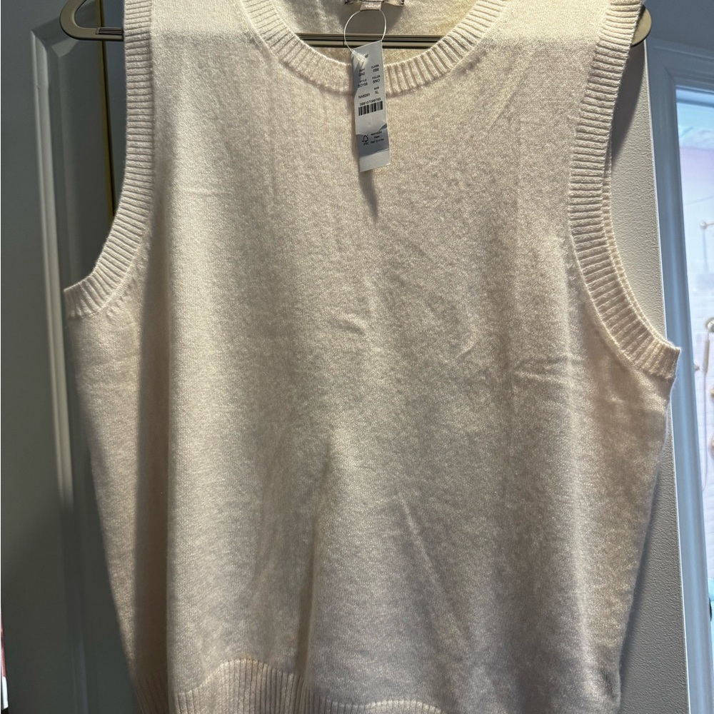 NWT J Crew Cream Cashmere vest in XL.  Never worn